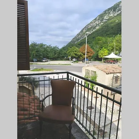 La Casa A Ponte Vakantiehuis Pale